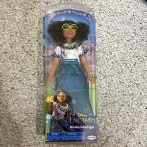 Mirabel JAKKS Pacific‎ Disney Encanto Madrigal Doll